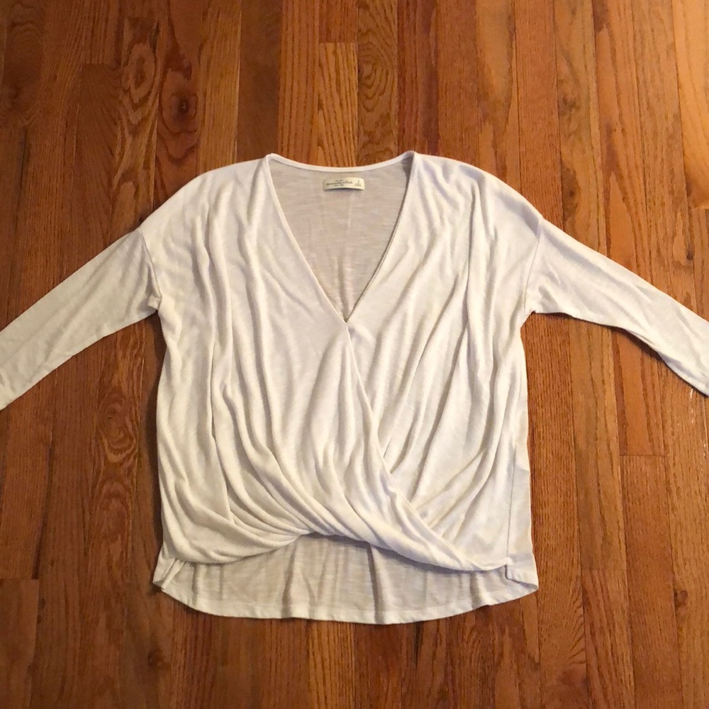 Abercrombie & Fitch V-neck top